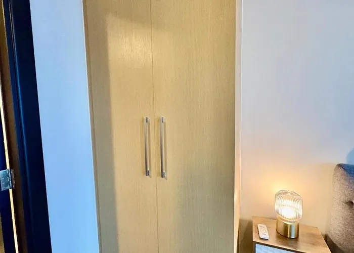 Luxury 1br Condo, Parksuites Tower 1, Uptown Bgc *